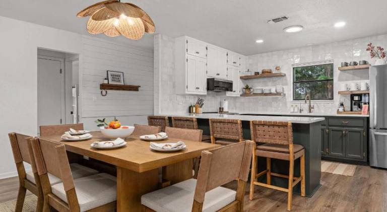 Charming vacation home with pool | Pets are welcome — photo 4