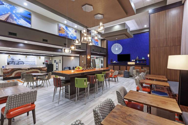 Hampton Inn & Suites Houston-Bush Intercontinental Aprt — photo 3