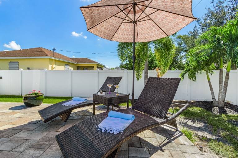 Vacation home with private pool & barbecue — photo 4