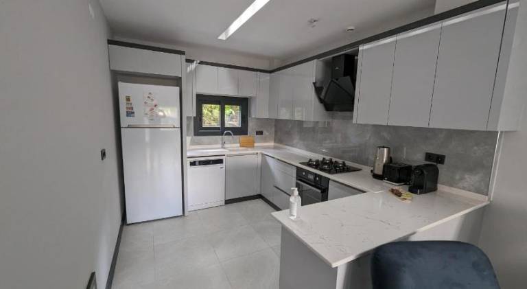 Villa with yard, pool & barbecue | Good for workation — photo 4