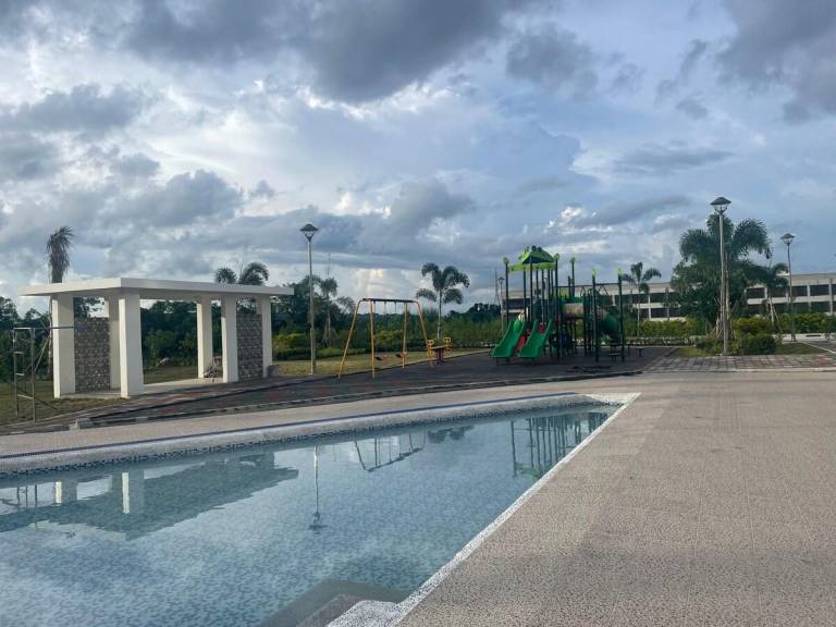 Apartment with pool | Water view | Suitable for remote work in Mabalacat City