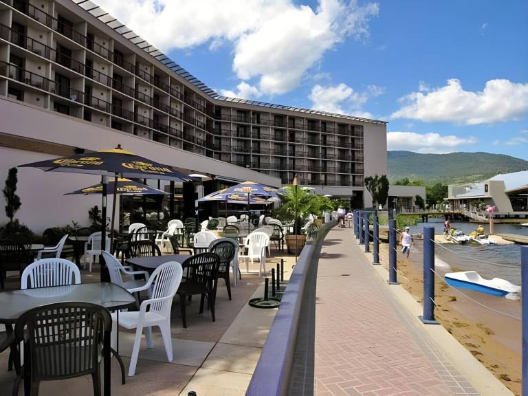 Penticton Lakeside Resort — photo 3
