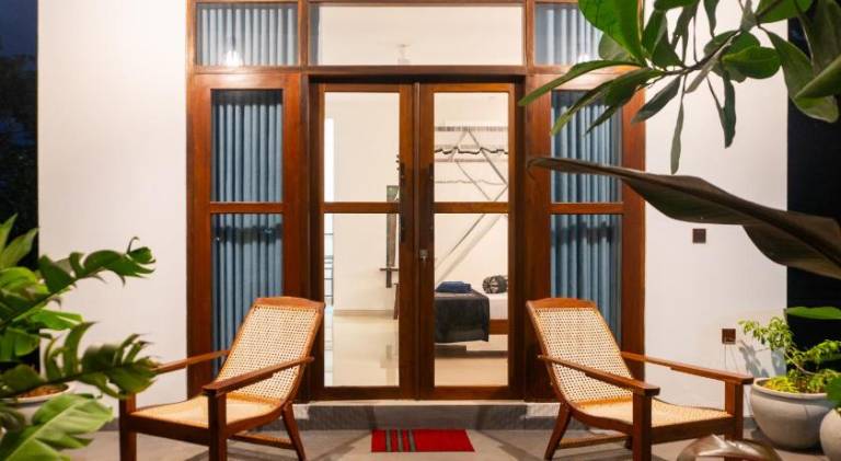 Charming lodge with terrace & garden | Pet-friendly — photo 2