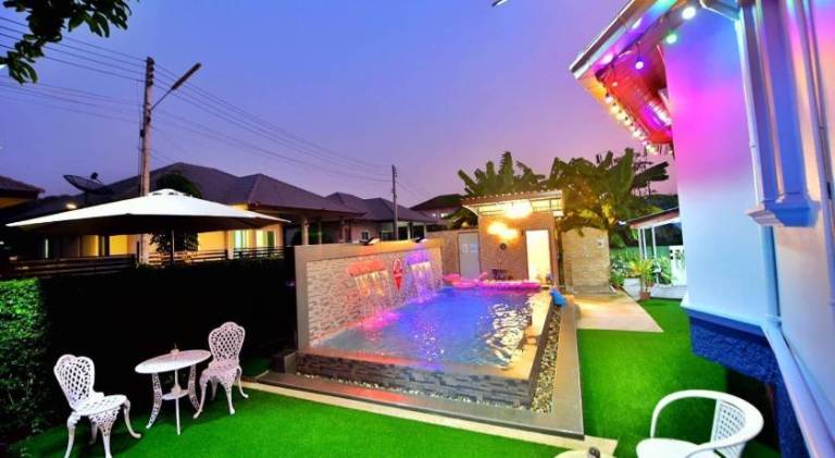 Villa with yard, private pool & BBQ — photo 3