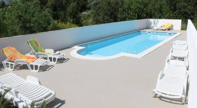 Apartment with pool — photo 3
