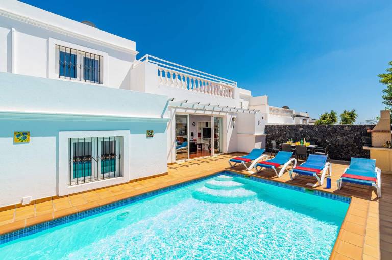 Villa Tías