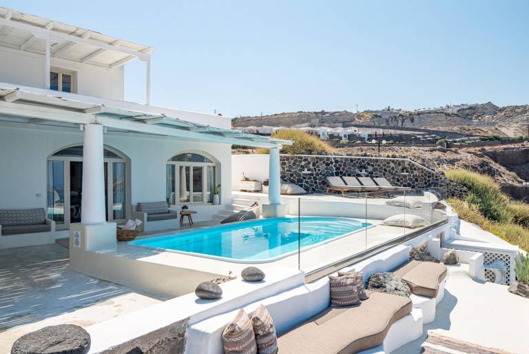 Family-oriented villa with private pool, jacuzzi & terrace | Sea view | Close to the beach | Pet-friendly in Santorini