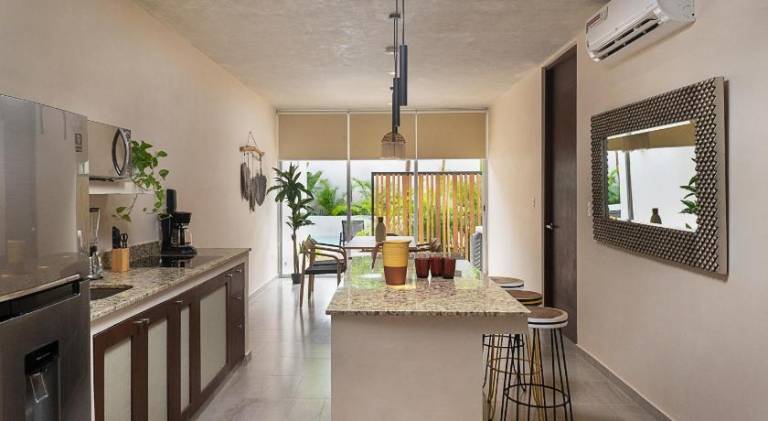 Apartment with pool — photo 3