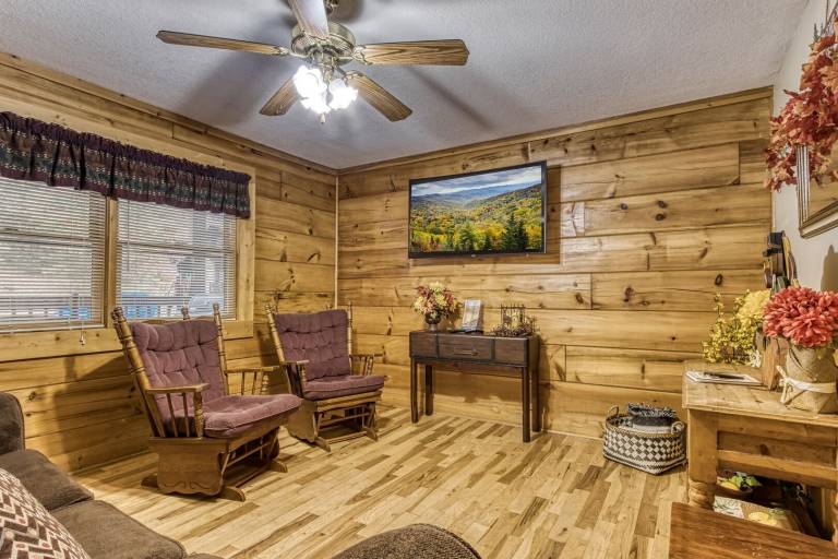 Cabin with private pool — photo 5