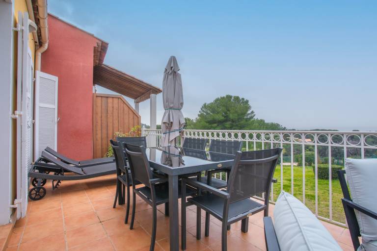 Child-friendly wonderful rental apartment with barbecue, terrace & fast internet | Sea view | Close to the beach | Dogs allowed — photo 4