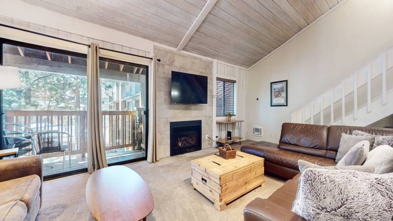 Nice condo with pool, barbeque & hot tub | Ski nearby | Pet-friendly — photo 3