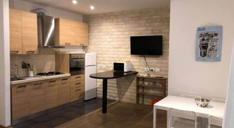 Rental apartment with patio — photo 3