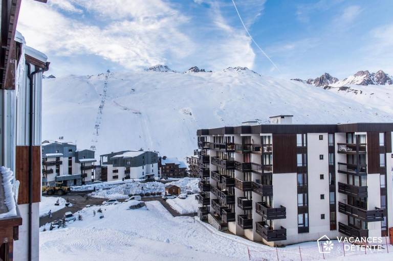 Luxury Apartment Sleep 10 Ski Parking Lockers — photo 3
