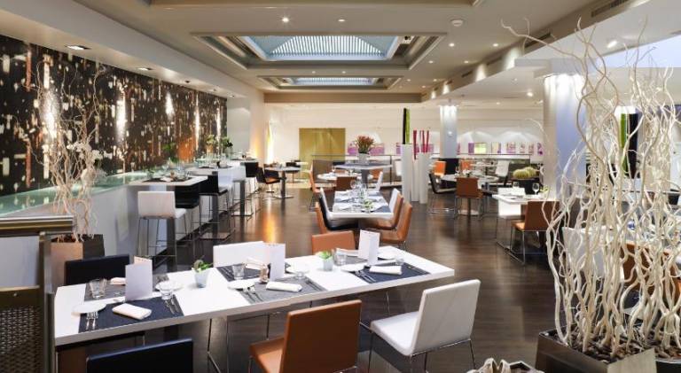 Novotel Geneve Centre Hotel — photo 3
