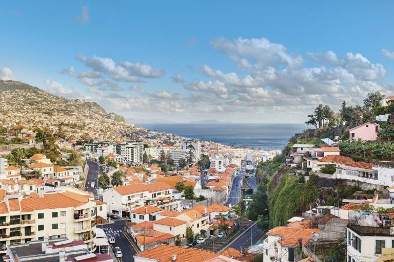 Holiday Home 'Funchal' with Sea View, Balcony & Wi-Fi — photo 2