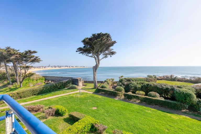 Family-friendly beautiful rental apartment with fast internet, garden & terrace | Garden view | Next to the beach | Dogs allowed in Le Croisic