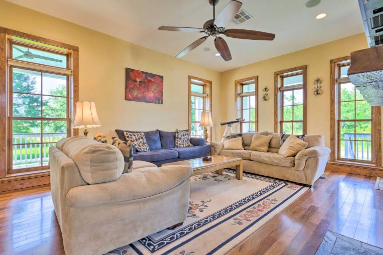 Bright Waveland Home - Walk to Beach Access! — photo 4