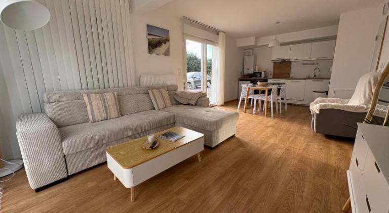 Apartment with garden in Montreuil