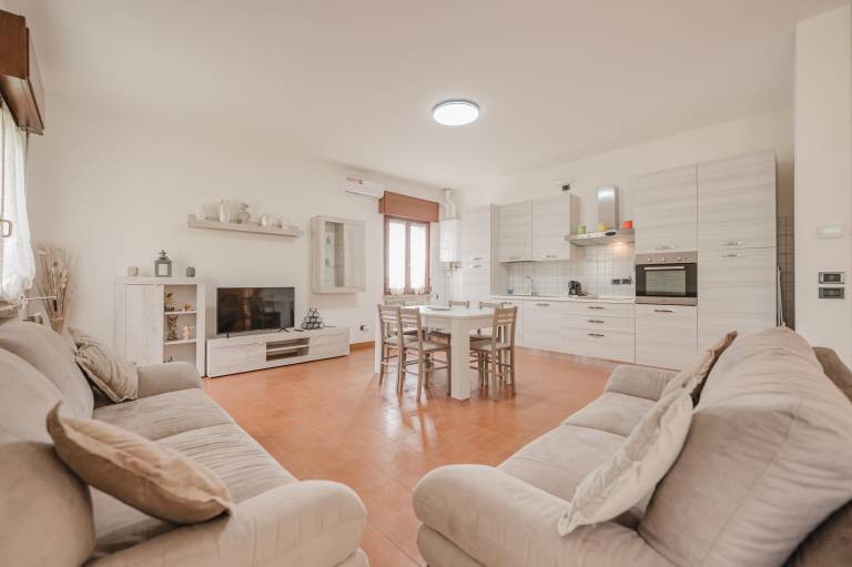 Apartment with yard & patio | Mountain view — photo 4