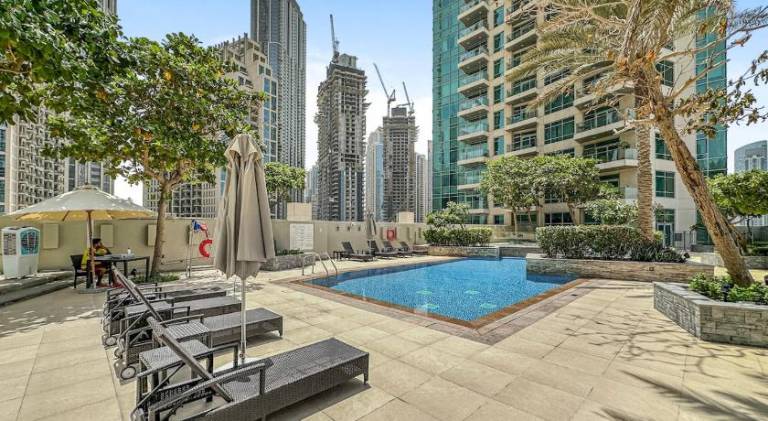 Ultra Modern Downtown Residence Steps Away from Burj Khalifa and Dubai Mall — photo 3