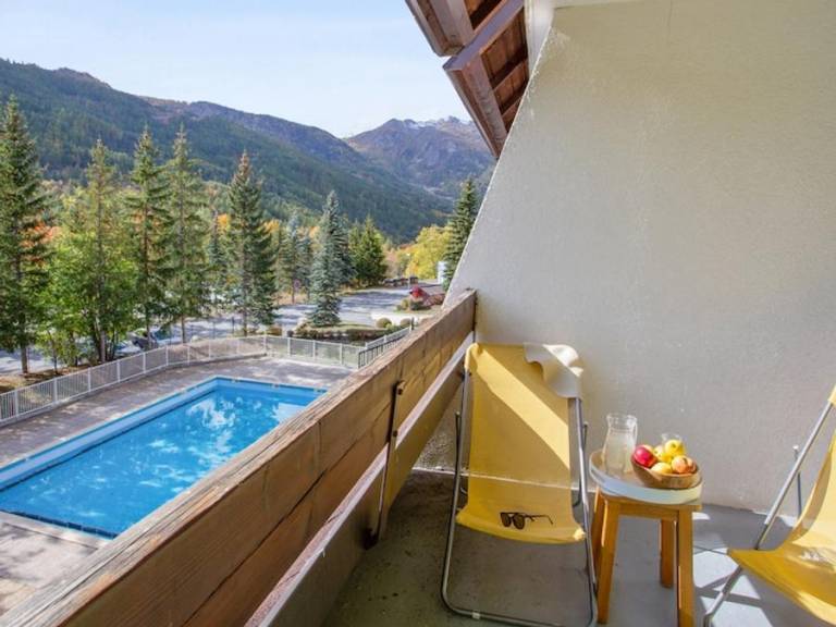 Studio with heated pool — photo 4
