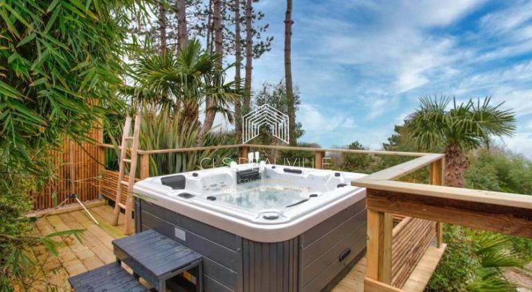 Fully equipped nice house with grill, hot tub & patio | Dogs allowed — photo 5