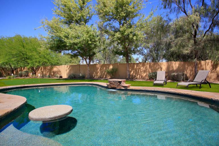 Private 5 BR Spacious Backyard on Acre Lot