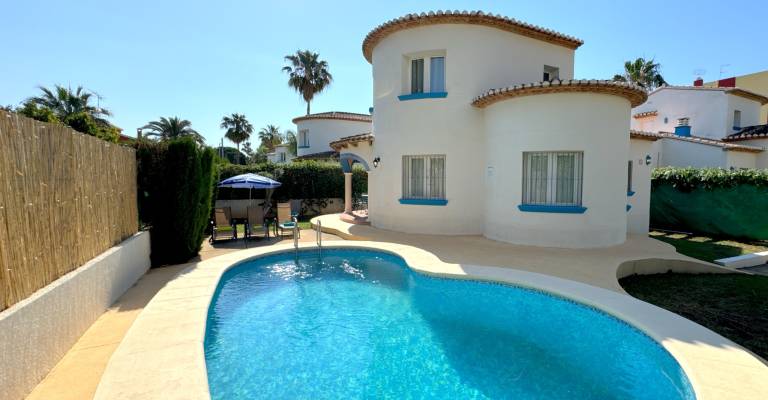 Fully equipped pleasant villa with grill, garden & private pool | Beach nearby | Dogs allowed in Denia