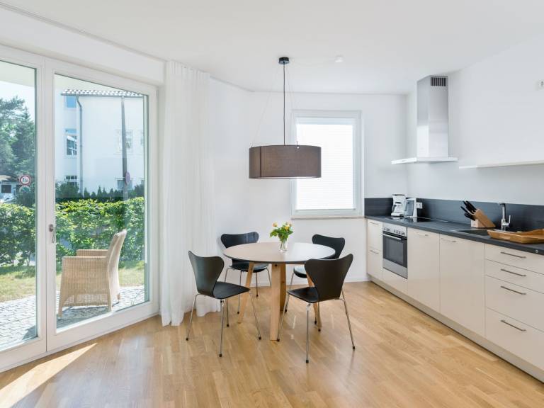 Fully equipped wonderful rental apartment with patio & yard | Beach nearby | Dogs allowed — photo 3