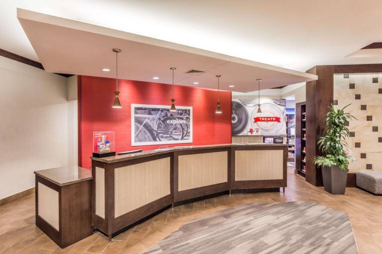 Hampton Inn & Suites Madison/Downtown — photo 5