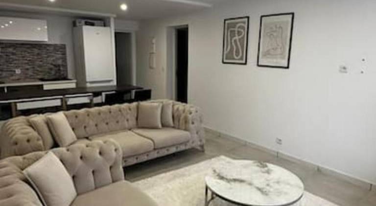 Vacation home with 2 rooms for 6 persons in Gennevilliers