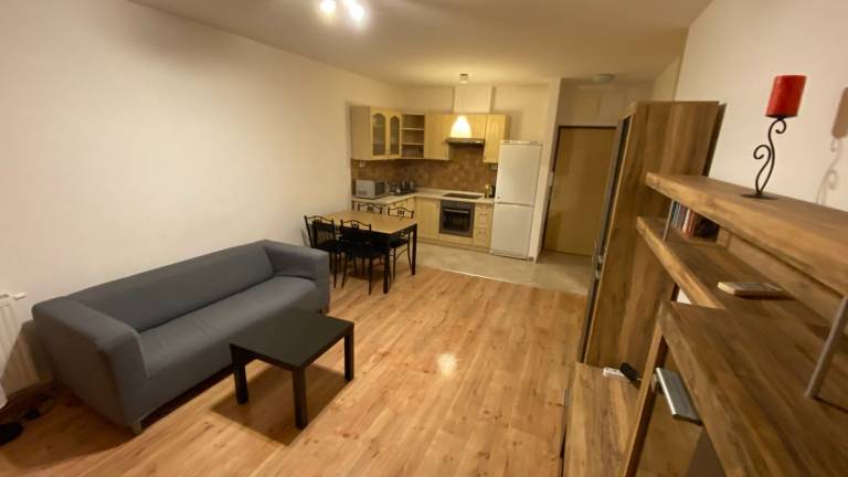 Apartman  Üröm