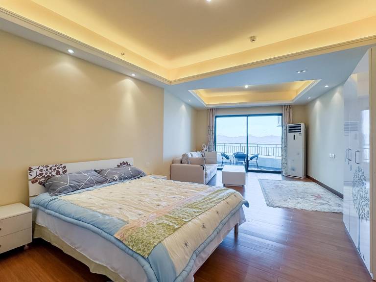 Beach-Front/Ocean-View Apartment in Huizhou in Huizhou