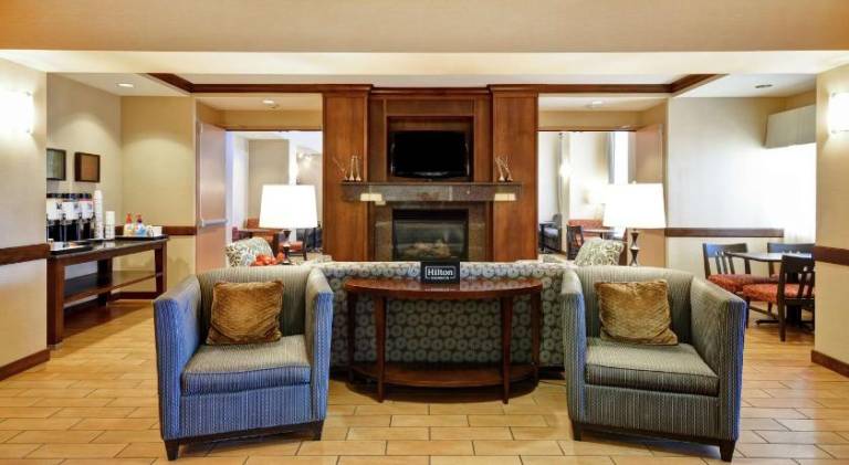Hampton Inn & Suites Folsom — photo 2