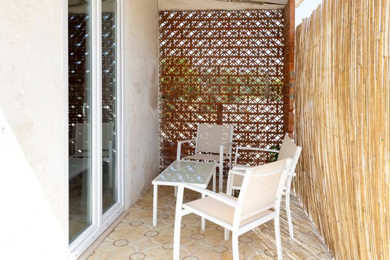 Vacation home with patio & fast internet | Garden view | Suitable for remote work — photo 3