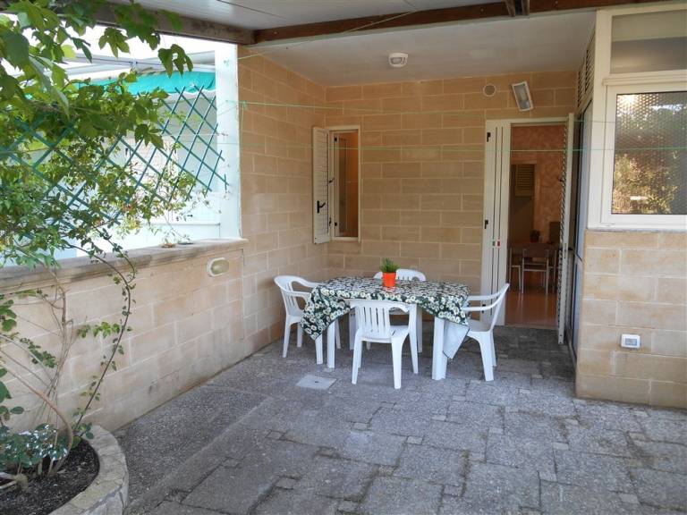Family-oriented wonderful rental apartment with patio & garden | Garden view | Beach nearby | Dogs allowed — photo 3