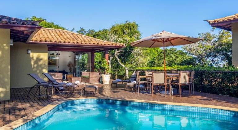 Villa with pool — photo 4