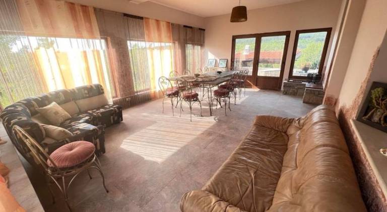 Villa with garden, barbeque & patio — photo 4