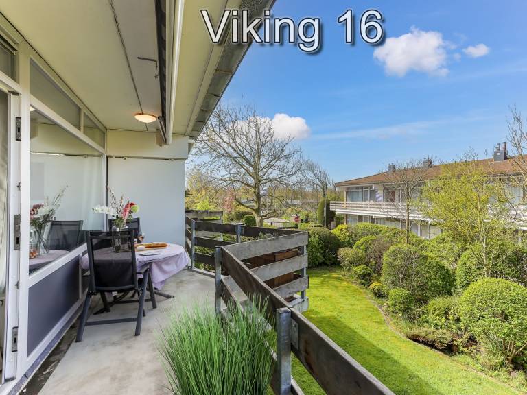 Apartment with pool — photo 3