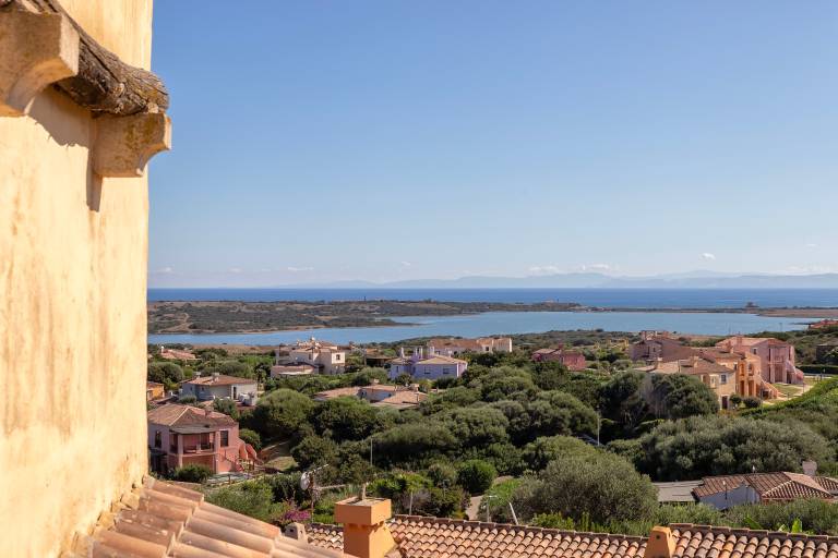 ‘Dreamer’s Refuge Stintino’ Apartment with Sea View and Private Terrace — photo 2