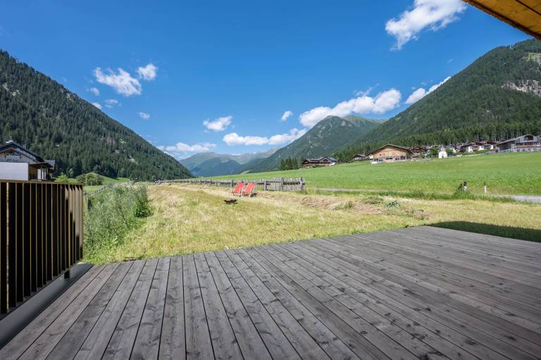 Beautiful chalet with pool, sauna & patio | Garden view | Suitable for remote work | Pet-friendly — photo 3