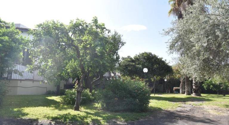 Apartment with garden & barbecue in Riposto