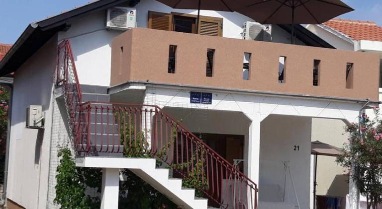 Apartment with terrace in Vodice