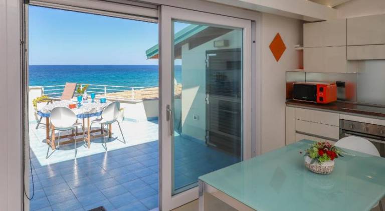 Rental apartment with garden & patio | Close to the beach | Dogs allowed — photo 2