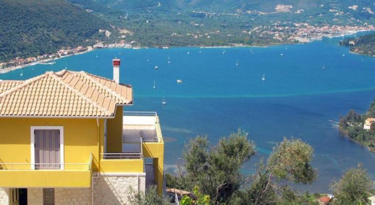 Villa with pool in Lefkada