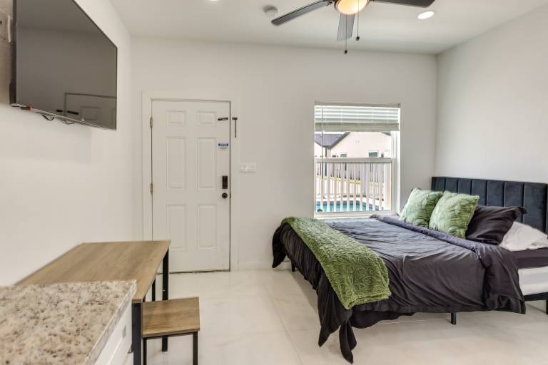 3 Blocks to Beach! Pet-Friendly South Padre Studio in South Padre Island, TX