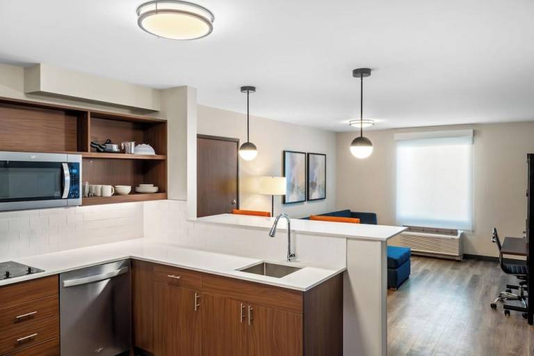 Everhome Suites Somerset - South Brunswick — photo 4