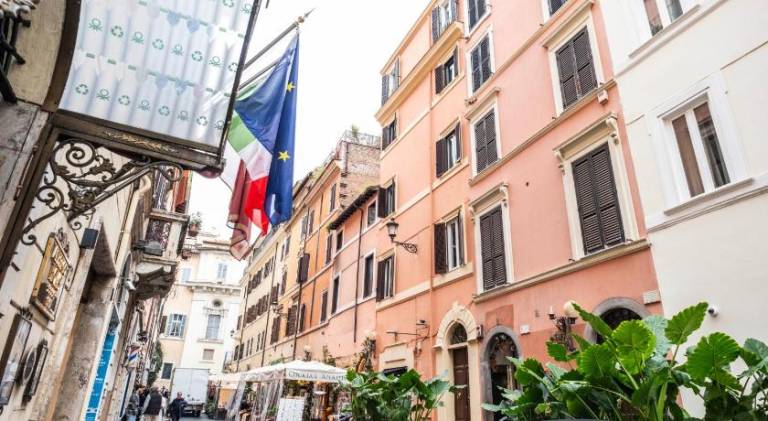 Holiday apartment | Near Trevi Fountain | Suitable for remote work | Pets allowed — photo 3