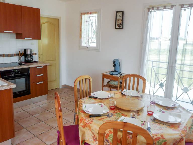 House with patio, garden & BBQ — photo 3
