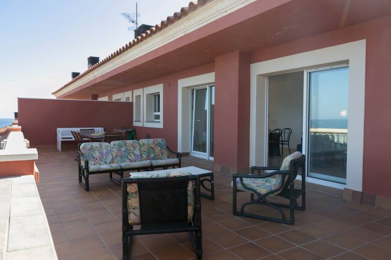 Holiday apartment with yard, patio & pool — photo 5